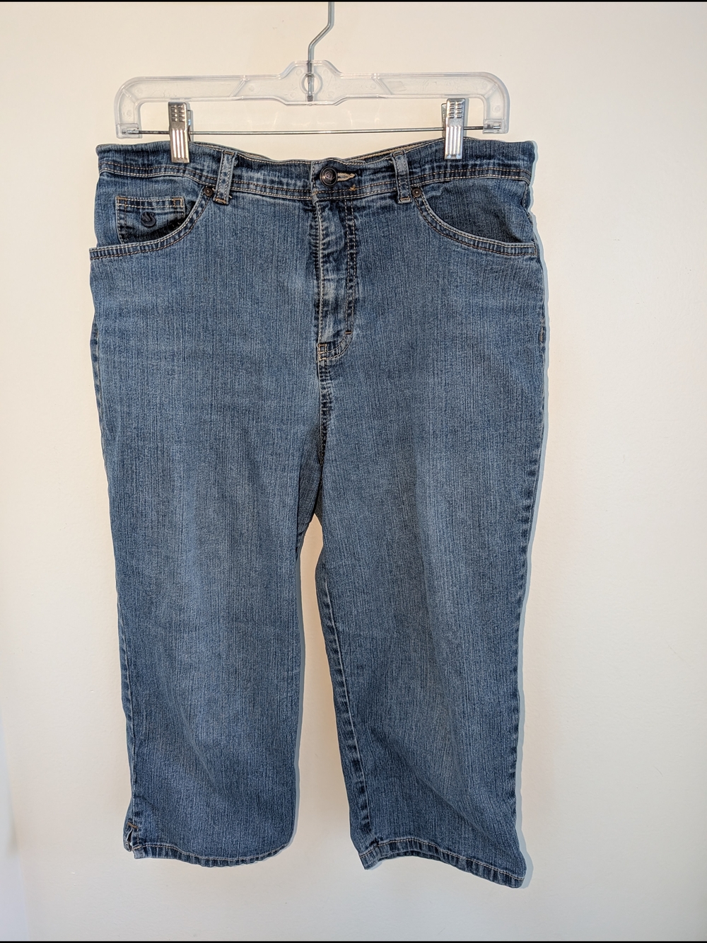 Gloria Vanderbilt Medium Blue Cropped Jeans 32 X 18